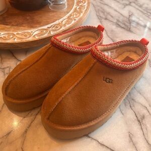 UGG Tasman Slippers (Y6 W8)